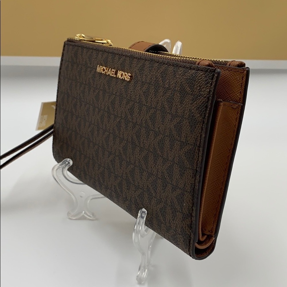 MICHAEL KORS LG DOUBLE ZIP WRISTLET BROWN - Picture 5 of 16